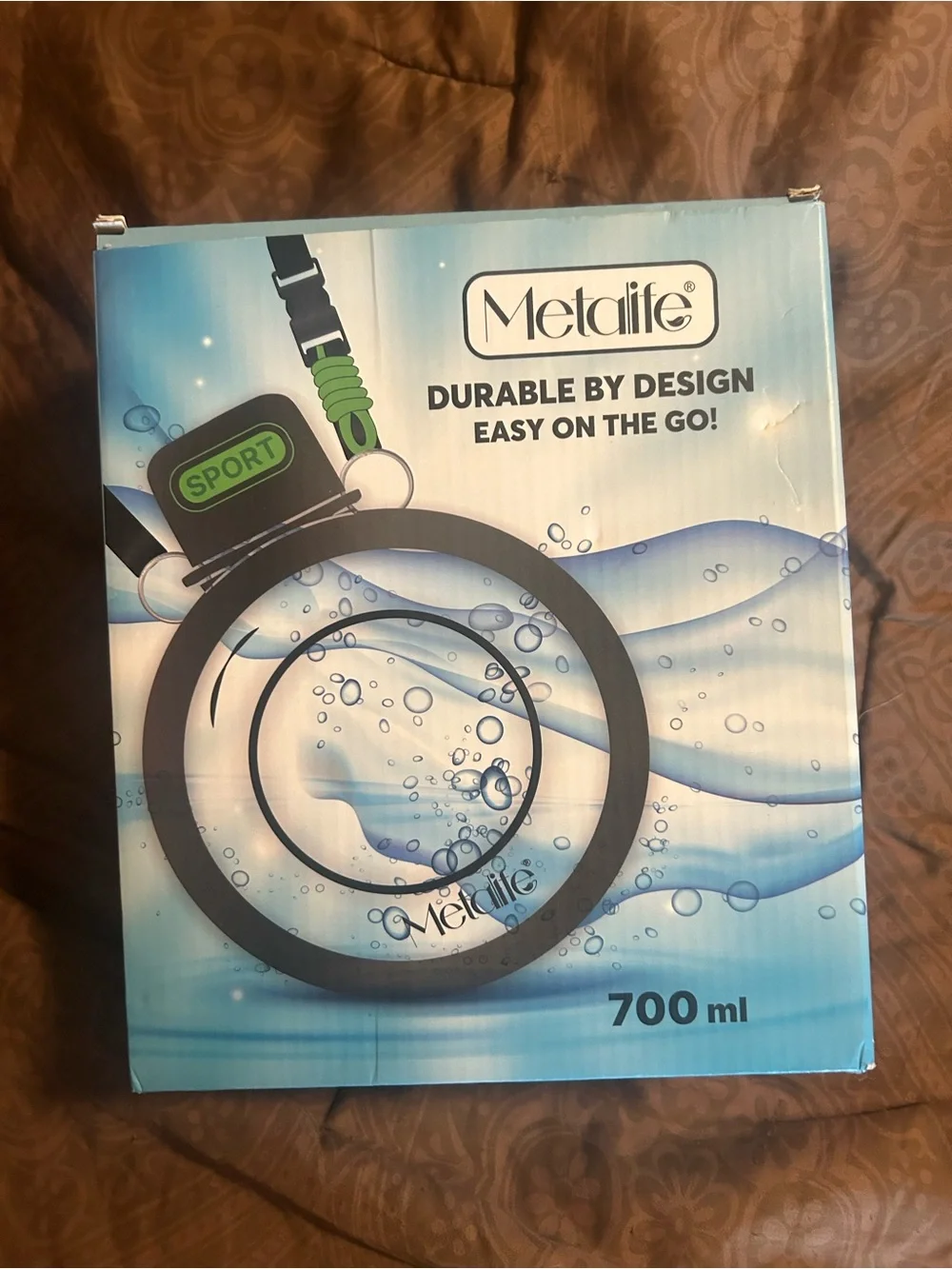 MetLife round sports bottle